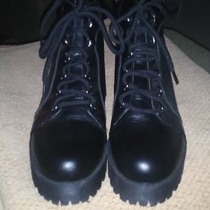 Black boots 7.5 ladies